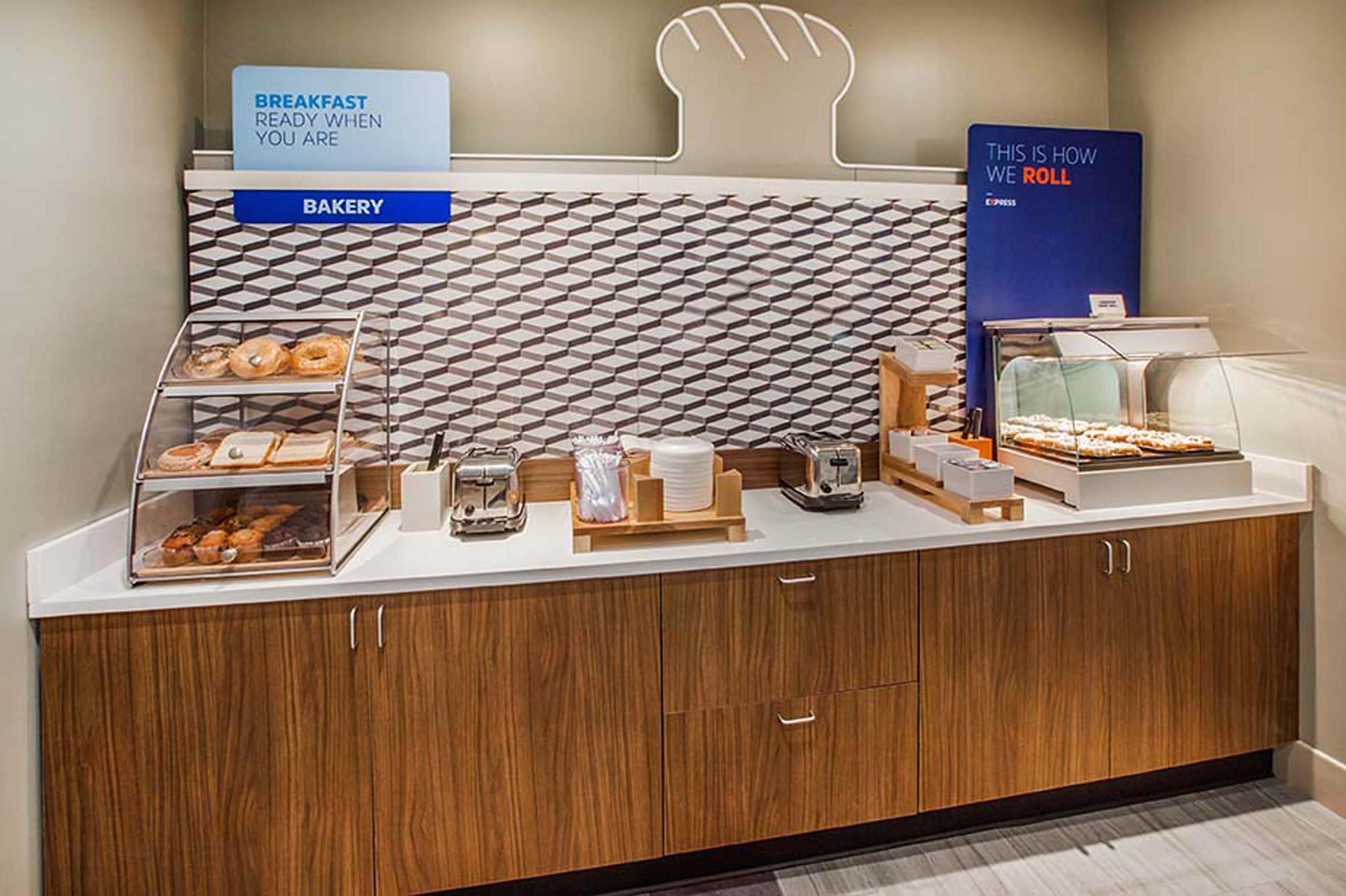 Holiday Inn Express & Suites Troy By Ihg מראה חיצוני תמונה